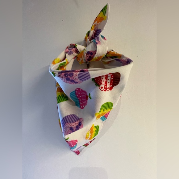 HANDMADE DOG BANDANA - Picture 1 of 3